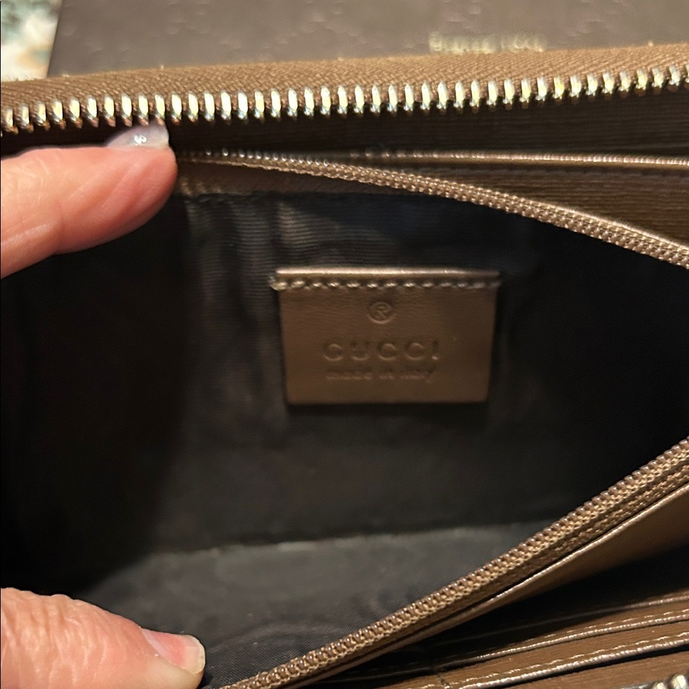 Gucci Tan and Brown GG Pattern Wallet - Picture 10 of 13